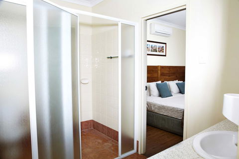 Kimberley Hotel - Accommodation Cooktown 7
