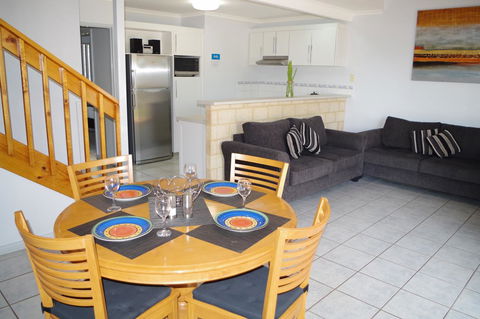 Kalbarri Blue Ocean Villas - Accommodation Cooktown 3