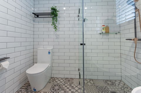 Heritage Townhouse Near Harbour Bridge - Accommodation Cooktown 31