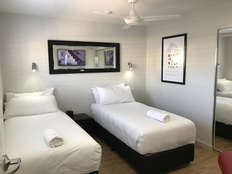 Jesmond Executive Villas - Accommodation Cooktown 2