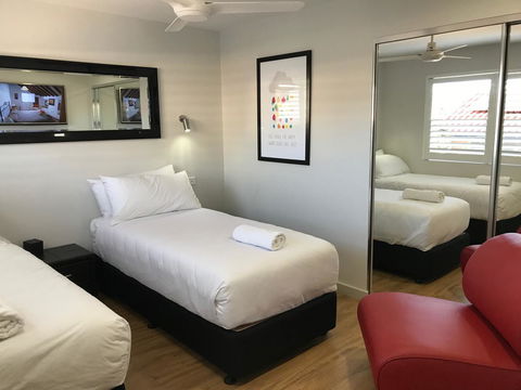 Jesmond Executive Villas - Accommodation Cooktown 3
