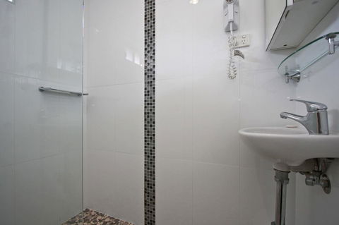 Jesmond Executive Villas - Accommodation Cooktown 11