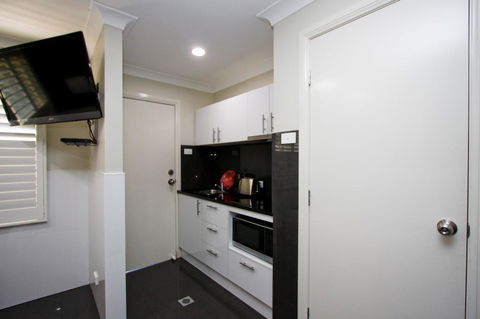 Jesmond Executive Villas - Accommodation Cooktown 39