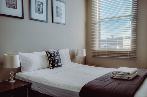 Crossroads Hotel - Accommodation Cooktown 2