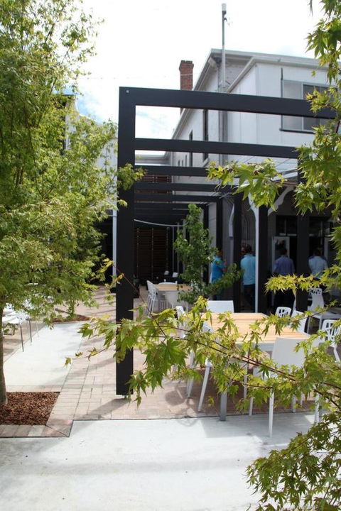 Crossroads Hotel - Accommodation Cooktown 0