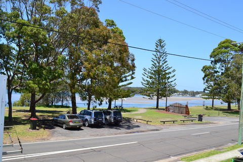 Sundial Holiday Units - Accommodation Cooktown 7