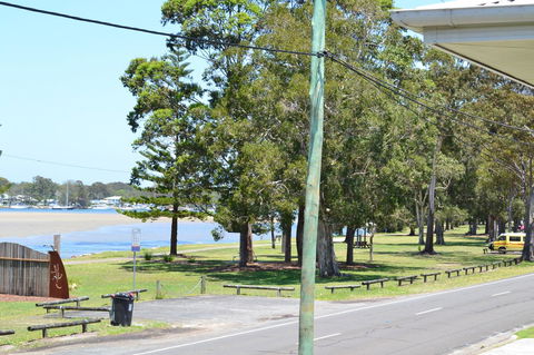 Sundial Holiday Units - Accommodation Cooktown 3