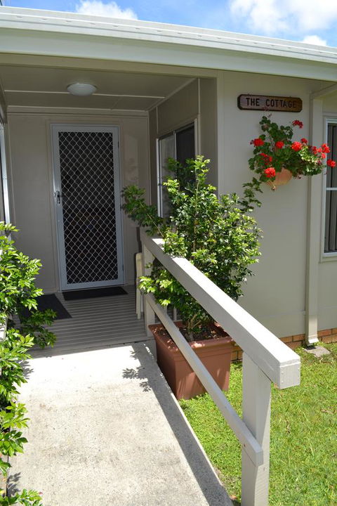 Sundial Holiday Units - Accommodation Cooktown 22