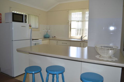 Sundial Holiday Units - Accommodation Cooktown 19