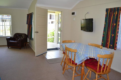 Sundial Holiday Units - Accommodation Cooktown 26