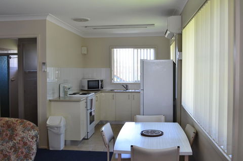 Sundial Holiday Units - Accommodation Cooktown 39