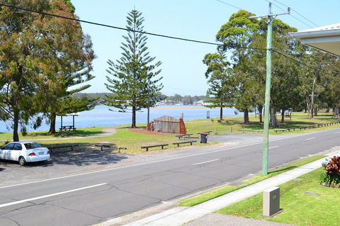 Sundial Holiday Units - Accommodation Cooktown 10