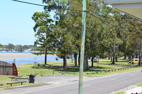 Sundial Holiday Units - Accommodation Cooktown 5