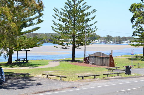 Sundial Holiday Units - Accommodation Cooktown 6