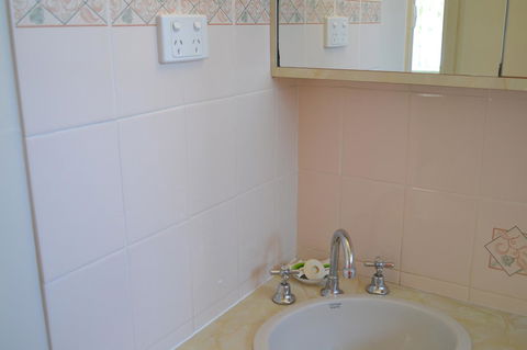 Sundial Holiday Units - Accommodation Cooktown 43