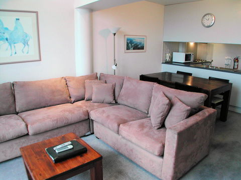 Lantern 1 Bedroom Balcony With Panoramic View - Accommodation Cooktown 20