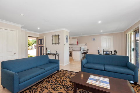 Colonial Court Villas - Accommodation Cooktown 20