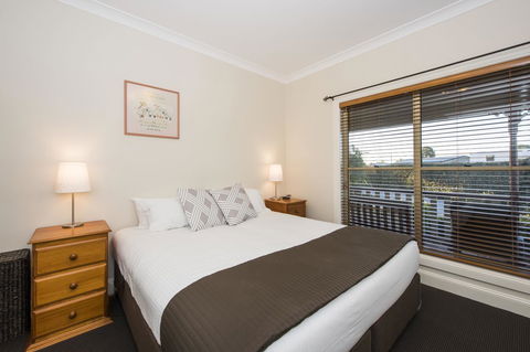 Colonial Court Villas - Accommodation Cooktown 11
