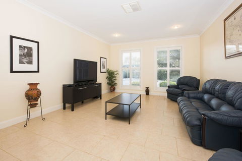 Colonial Court Villas - Accommodation Cooktown 8