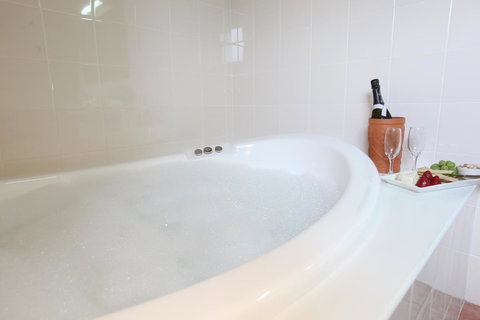 Great Escape Lofts - Accommodation Cooktown 28
