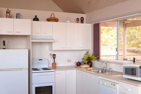 Bundle Hill Cottages - Accommodation Cooktown 41