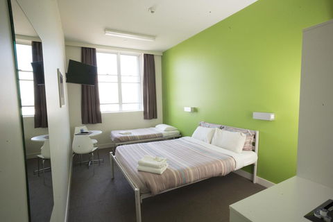 YHA Sydney Harbour - Accommodation Cooktown 2