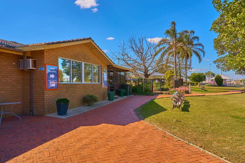 Hunter Oasis - Accommodation Cooktown 35