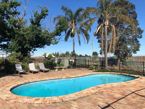 Hunter Oasis - Accommodation Cooktown 11