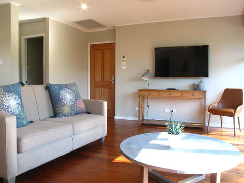 Hunter Oasis - Accommodation Cooktown 3
