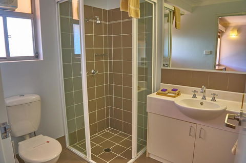 Hunter Oasis - Accommodation Cooktown 16
