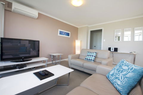 Sails Apartments - Accommodation Cooktown 6