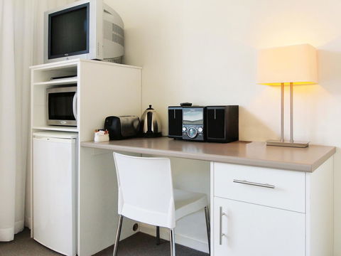 Oaks Nelson Bay Lure Suites - Accommodation Cooktown 12