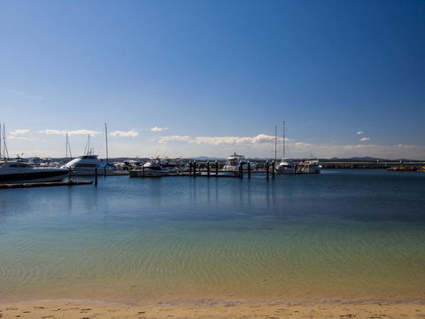Oaks Nelson Bay Lure Suites - Accommodation Cooktown 3