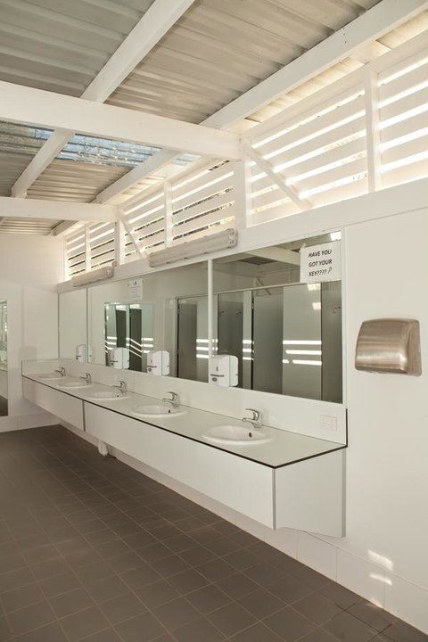 Blue Lagoon Beach Resort - Accommodation Cooktown 20