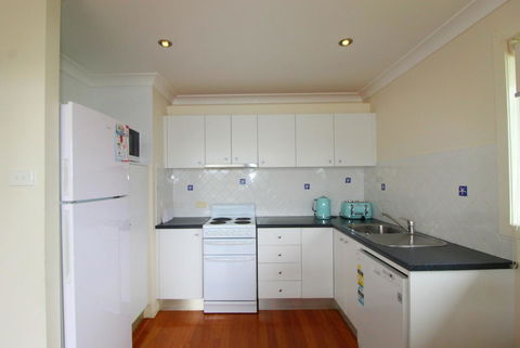 Anglesea, 17 Hodgson Street - Accommodation Cooktown 3