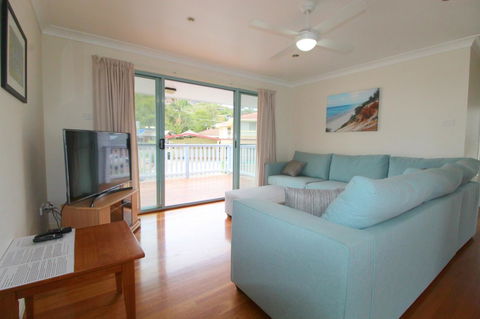 Anglesea, 17 Hodgson Street - Accommodation Cooktown 2