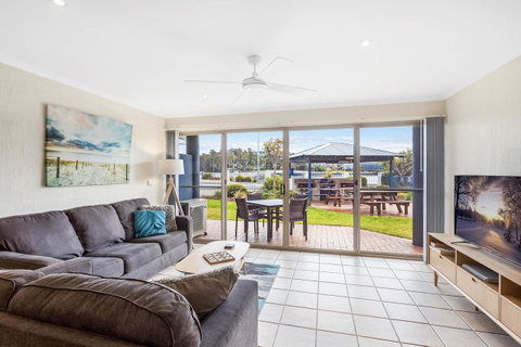 Sails Luxury Apartments Merimbula - Accommodation Cooktown 36