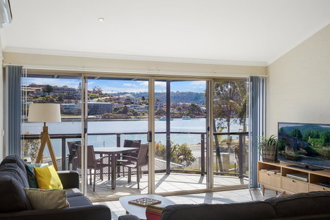 Sails Luxury Apartments Merimbula - Accommodation Cooktown 3