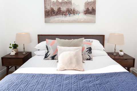 Stylish Apartment With Garage Near Bondi Beach - Accommodation Cooktown 7