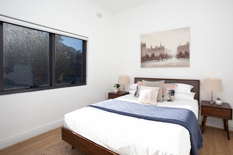 Stylish Apartment With Garage Near Bondi Beach - Accommodation Cooktown 1