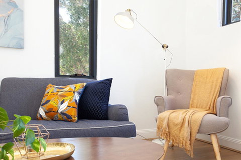 Stylish Apartment With Garage Near Bondi Beach - Accommodation Cooktown 13