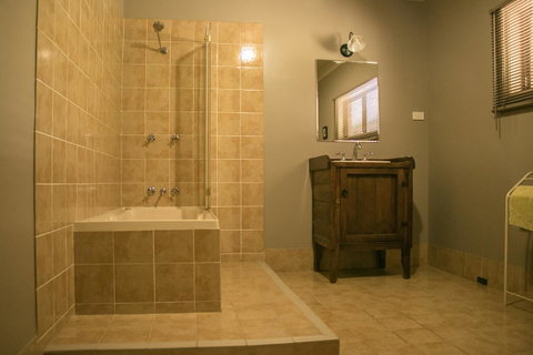 Ironstone Estate Lovedale - Accommodation Cooktown 10