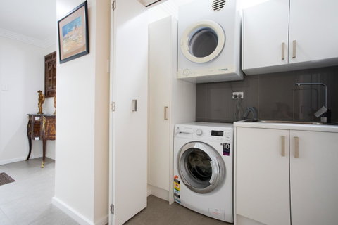Armidale Cottage - House 2 - Accommodation Cooktown 14