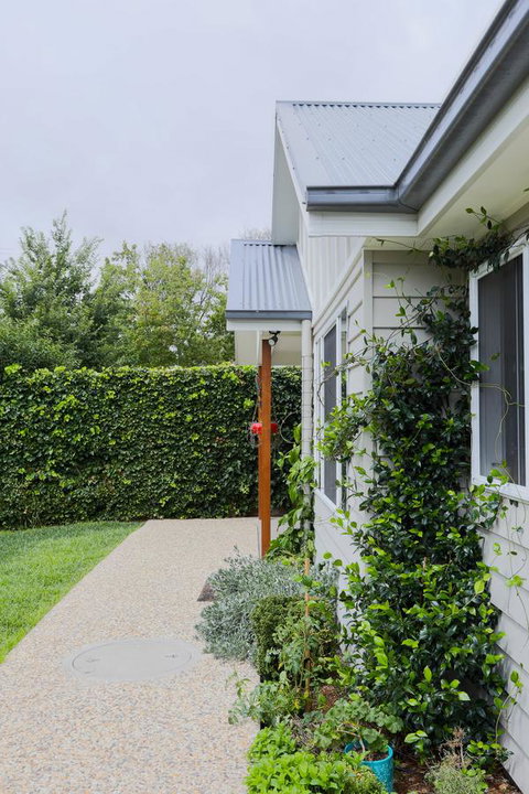Armidale Cottage - House 2 - Accommodation Cooktown 3