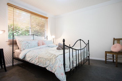 Armidale Cottage - House 2 - Accommodation Cooktown 23