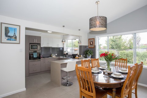Armidale Cottage - House 2 - Accommodation Cooktown 18