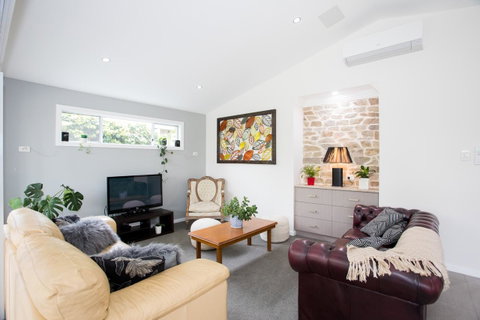 Armidale Cottage - House 2 - Accommodation Cooktown 21