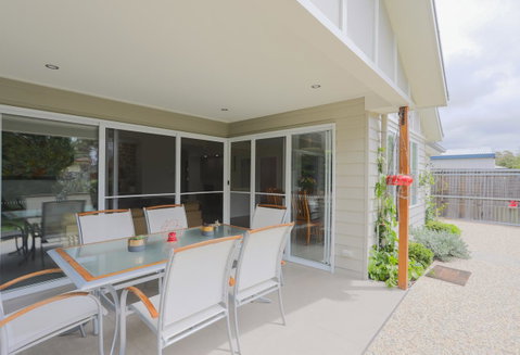 Armidale Cottage - House 2 - Accommodation Cooktown 5
