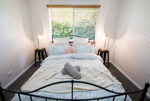 Armidale Cottage - House 2 - Accommodation Cooktown 25