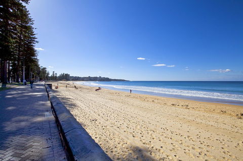 Manly Paradise Motel & Apartments - Accommodation Cooktown 8